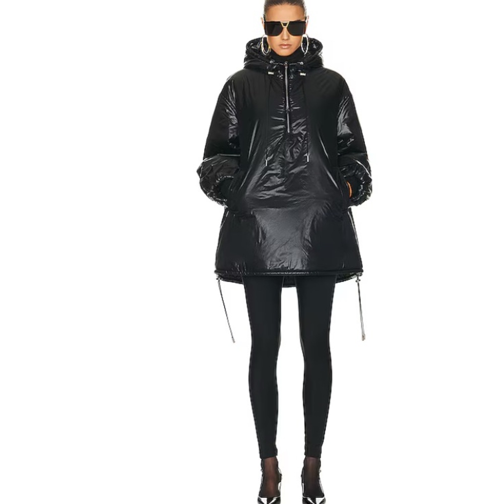NWT Saint Laurent Cassandre Logo
Puffer Anorak NOIR, Size 10 US / 42 FR
$3500